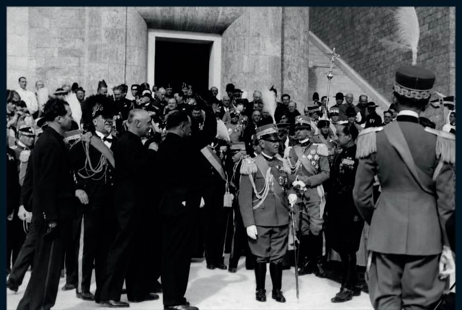 4. November 1933: König Viktor Emanuel III. am Ende seines Besuchs.